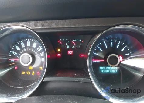 2014 Ford Mustang V6 z USA, uszkodzony, nr VIN 1ZVBP8AMXE5318686